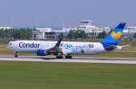D-ABUZ / Condor / B767-330(ER)(W) bei der Landung in MUC. 03.06.2013