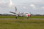 Eine Reisegruppe holte die LY-RUN der Danish Air Transport von Flughafen der Insel Sylt ab.