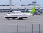 DBA, D-ADBS, Boeing B737-31S rollt in MUC zum Start nach Dsseldorf (DUS) 15.06.2004