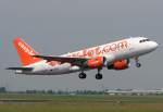 Easyjet A 319-111 G-EZEK beim Start in Berlin-Schnefeld am 10.06.2010