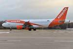 Airbus A320-214 - EC EJU easyJet Europe - 3913 - OE-INP - 10.12.2018 - CGN