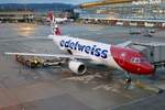 Edelweiss, A320-214, HB-IHY  Blüemlisalp , am 26.1.19 am Gate in Zürich.