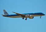 KLM-Cityhopper, ERJ-195E2, PH-NXi, BER,21.06.20222 