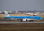KLM-Cityhopper, ERJ-195 E2, PH-NXM, BER, 03.03.2024