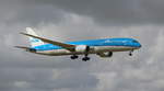 Am 16.6.17 erreichte der KLM Dreamliner PH-BHA sein Ziel Amsterdam