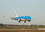 KLM, Boeing B 737-8K2, PH-BXE, BER, 17.04.2022