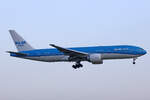 KLM Royal Dutch Airlines, PH-BQK, Boeing B777-206ER, msn: 29399/499,  Mount Kilimanjaro , 20.Mai 2023, AMS Amsterdam, Netherlands.