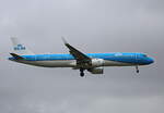 KLM, Airbus A 321-252NX, PH-AXE, BER, 10.10.2025