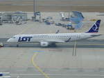 SP-LNF / Embraer ERJ-195LR (ERJ-190-200 LR) / LOT - Polish Airlines / 07.02.2017 / Frankfurt International Airport (FRA/EDDF)
