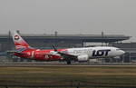 LOT, Boeing B 737 MASX 8, SP-LVL, BER, 12.04.2026