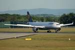 Lufthansa Airbus A330-343 D-AIKN,cn(MSN): 922,
Frankfurt Rhein-Main International, 27.05.2017.