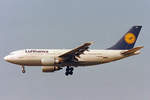Lufthansa Express, D-AIDA, Airbus A310-304, msn: 434, Juli 1994, ZRH Zürich, Switzerland. Scan aus der Mottenkiste.