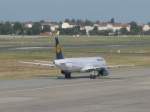 Airbus A321-100 der Lufthansa nach der Landung in Berlin-Tegel
