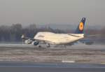 Lufthansa BOeing 747-430 D-ABVS Saarland Flughafen Mnchen 21.12.2010