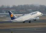 Lufthansa B 737-530 D-ABJC  Erding  beim Start in Berlin-Tegel am 03.04.2011