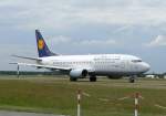 Lufthansa B 737-330 D-ABXM  Herford  auf dem Weg zum Start in Berlin-Tegel am 27.05.2011