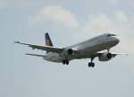 Lufthansa A 321-131 D-AIRL  Kulmbach  kurz vor der Landung in Berlin-Tegel am 10.06.2011