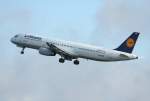 Lufthansa A 321-131 D-AIRE  Osnabrck  beim Start in Berlin-Tegel am 25.06.2011