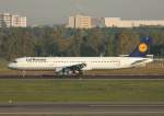 Lufthansa A 321-231 D-AIDK nach der Landung in Berlin-Tegel am 15.10.2011