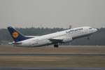 Lufthansa B 737-330 D-ABXR  Celle  beim Start in Berlin-Tegel am 27.01.2012
