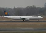 Lufthansa A 321-231 D-AIDI nach der Landung in Berlin-Tegel am 27.01.2012