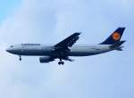 Lufthansa mit Airbus A300B4-603 D-AIAM  Rosenheim  beim Landeanflug zum Flughafen Berlin Tegel, 14.06.08.