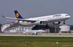 Lufthansa, D-AIKK  Frth , A330-343X bei der Landung in MUC aus Dubai (DXB) 18.06.2013