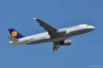Lufthansa, D-AIPF  Deggendorf , A320-211 in MUC im Steigflug nach St.Petersburg (LED) 08.07.2013