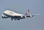 BOEING 747-400,Dortmund,der Lufthansa mit Kennung D-ABVN am 26.9.2013 im Landeanflug auf FRA L25.