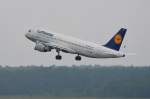 D-AIZG Lufthansa Airbus A320-214    30.07.2014 Start in Tegel