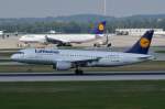D-AIZE Lufthansa Airbus A320-214  Eisenach   bei der Landung in München am 11.09.2015