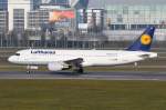 D-AIZM Lufthansa Airbus A320-214  beim Start am 11.12.2015 in München