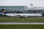 D-AIHH Lufthansa Airbus A340-642  Wiesbaden  am 17.05.2016 in München unterwegs zum Gate