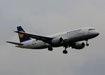 Lufthansa A 320-214 D-AIZH  Hanau  bei der Landung in Berlin-Tegel am 05.02.2016