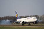 Die Boeing 737-300 Ulm der Lufthansa landet am 10.04.09 in Hamburg Fuhlsbttel.