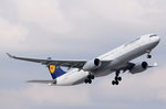 D-AIKQ Lufthansa Airbus A330-343   am 13.10.2016 in München gestartet