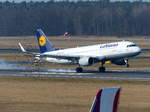 Lufthansa Airbus A320 (WL) D-AIZY, Landung auf der 08R in Berlin -Txl, bereits im März 2014.