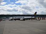 Eine Boeing 737-800 der Ryanair auf dem Flughafen London- Stansted. 15.06.2013