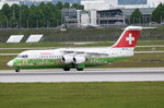 HB-IYS Swiss British Aerospace Avro RJ100   in München vor dem SAtart am 17.05.2016