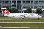 HB-IYQ Swiss British Aerospace Avro RJ100   zum Gate in München am 20.05.2016