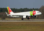 TAP, Airbus A 320-214, CS-TNU, BER, 08.03.2024