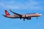 THY Turkish Airlines, TC-LSU, Airbus A321-271NX, msn: 9376, 06.Juli 2023, LHR London Heathrow, United Kingdom.