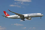 THY Turkish Airlines, TC-LGE, Airbus A350-941, msn: 454, 07.Juli 2023, LHR London Heathrow, United Kingdom.