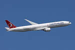 THY Turkish Airlines, TC-LKC, Boeing B777-3U8ER, msn: 42097/1211, 07.Juli 2023, LHR London Heathrow, United Kingdom.
