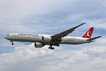 THY Turkish Airlines, TC-LKB, Boeing B777-36NER, msn: 41819/1197, 08.Juli 2023, LHR London Heathrow, United Kingdom.