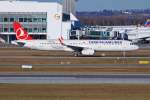 TC-JSL  Kulu  / Turkish Airlines / A321-231(W) rollt nach der Landung aus Istanbul (IST) zum Terminal 2 in MUC. 27.12.2013