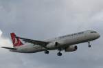 Turkish Airlines A 321-231 TC-JRN bei der Landung in Berlin-Tegel am 28.09.2013