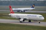 TC-JRO Turkish Airlines Airbus A321-231   zum Gate in Tegel am 14.10.2014