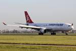 Turkish Airlines TC-JIL nach der Landung in Amsterdam 1.11.2014