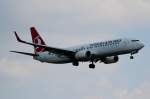 Turkish Airlines B 737-8F2 TC-JFD bei der Landung in Berlin-Tegel am 08.08.2014